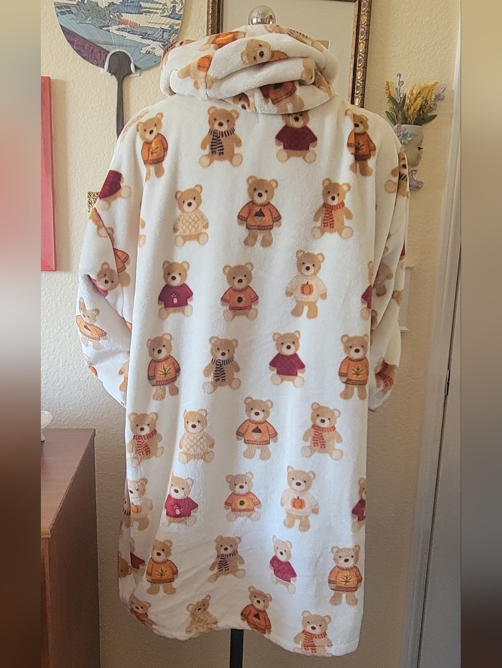Marlo Lorenz Autumn Teddy Bear Hooded Throwzy Poncho - Picture 2 of 2